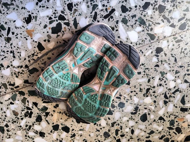 Zapatillas running grises-teal