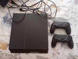 PS4 (PlayStation 4) 1TB + 2 mandos + juegos