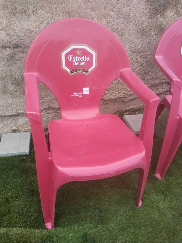 2 Sillas terraza Estrella Damm rojas
