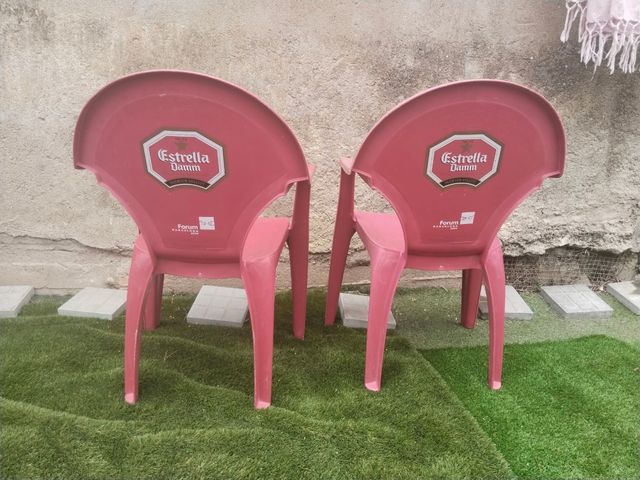 2 Sillas terraza Estrella Damm rojas
