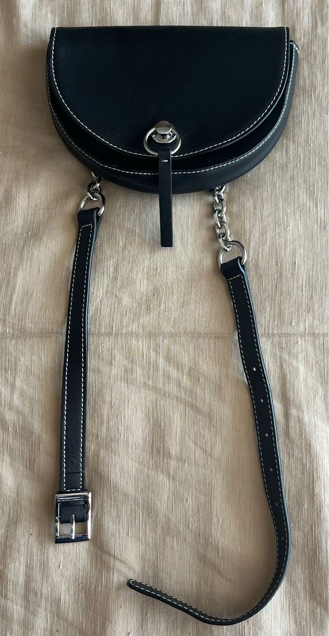 Riñonera negra cuero-ante