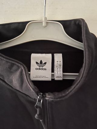 Sudadera Adidas negra c/cuello alto