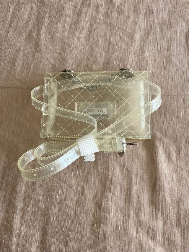 Riñonera transparente