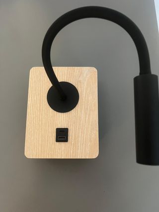 Aplique LED Negro con USB - 3W