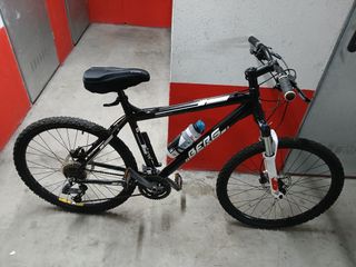 Bicicleta montaña muy cuidada