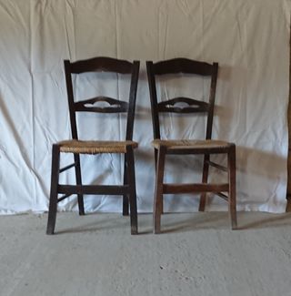 2 Sillas antiguas de madera y mimbre