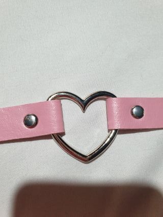 Collar choker rosa claro cuero sintetico