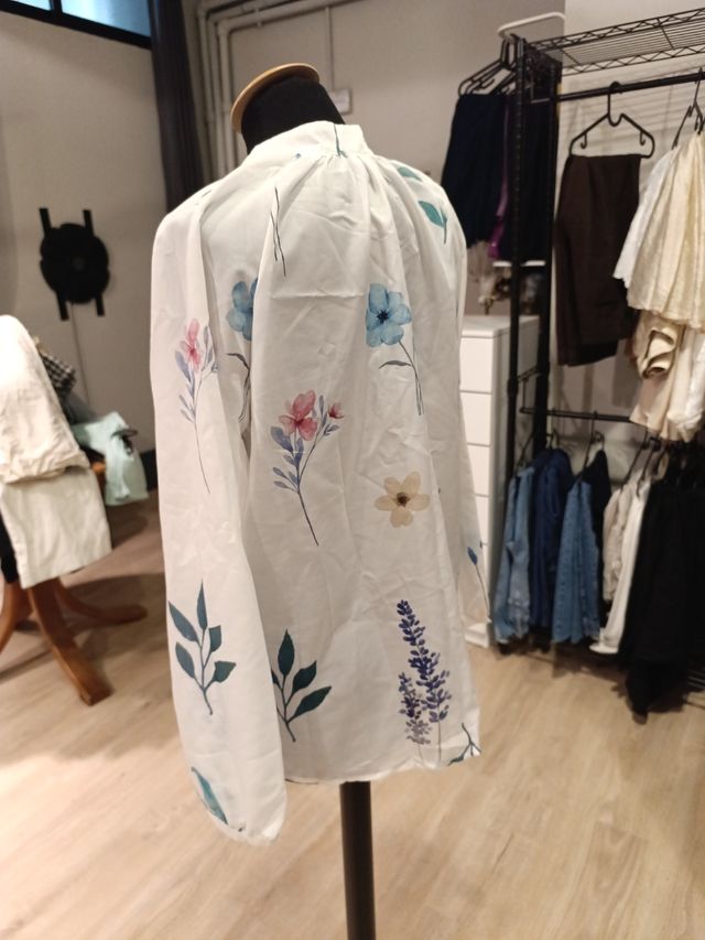 Blusa blanca estampada