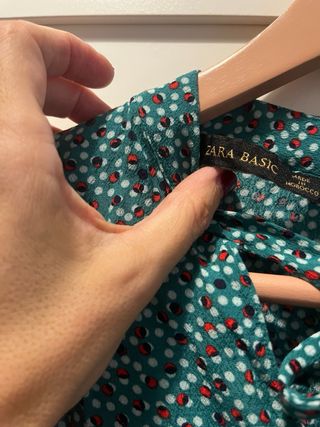 Blusa Zara estampado lunares - Talla M