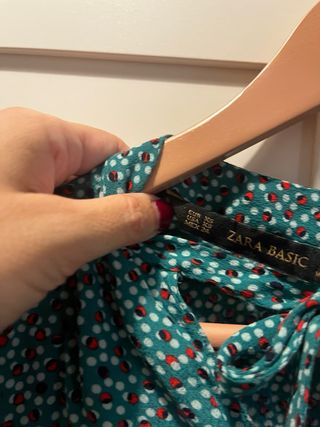Blusa Zara estampado lunares - Talla M