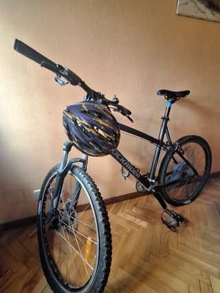 Bicicleta Rockrider 5.2 montaña
Regalo casco
