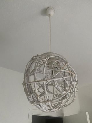 Lámpara mimbre blanca