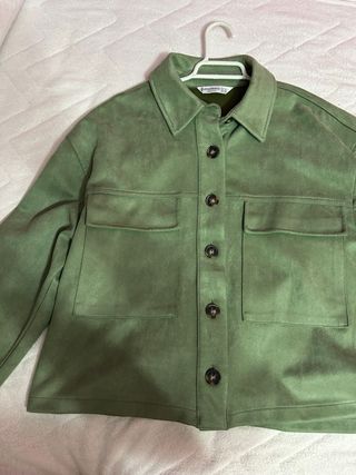 Sobrecamisa Stradivarius verde S