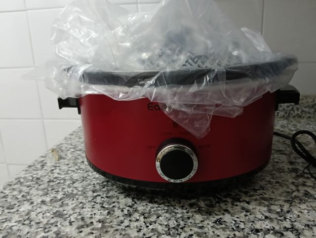 Olla de cocción lenta roja