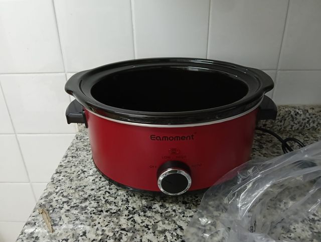 Olla de cocción lenta roja