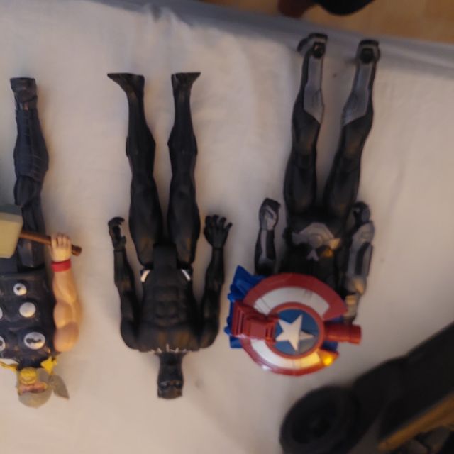 Superhéroes Marvel: 4 figuras mas batmovil
