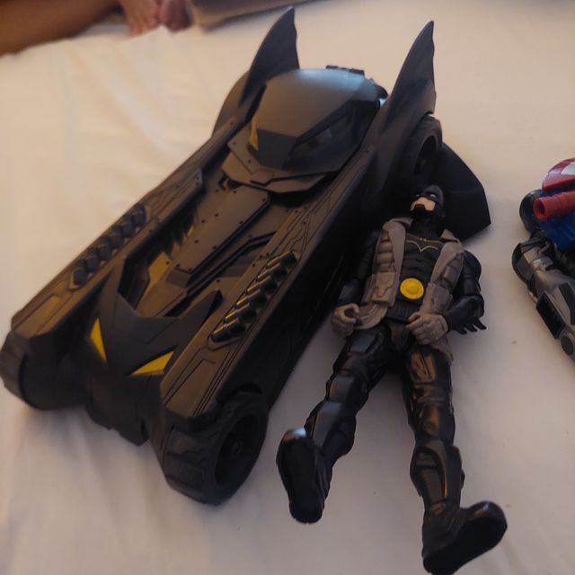 Superhéroes Marvel: 4 figuras mas batmovil