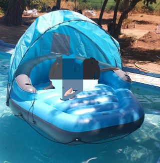 Colchoneta inflable con toldo
