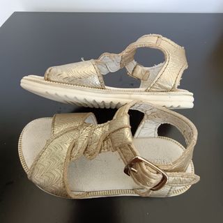 Sandálias Douradas Bebê Tam. 22