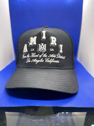 Gorras AMIRI, Dsquared2, Gucci, Monastery