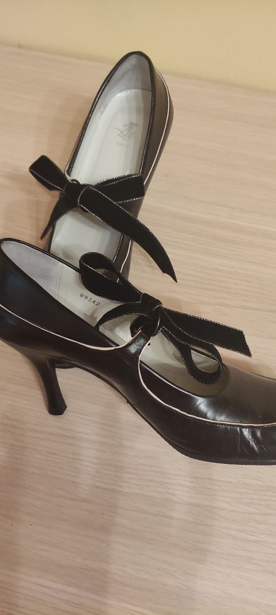 Zapatos negros tacón medio,6'5 cm