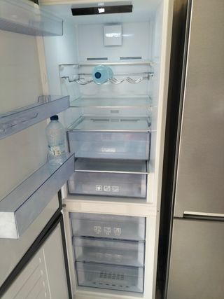 Nevera Beko gris - No Frost clase A ++