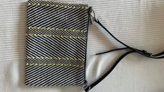 Bolso Bimba y Lola, usado una vez, de piel y rafia