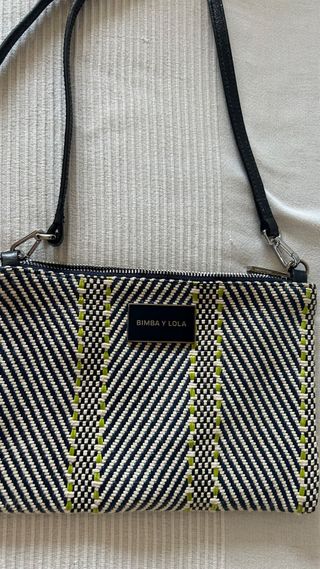 Bolso Bimba y Lola, usado una vez, de piel y rafia