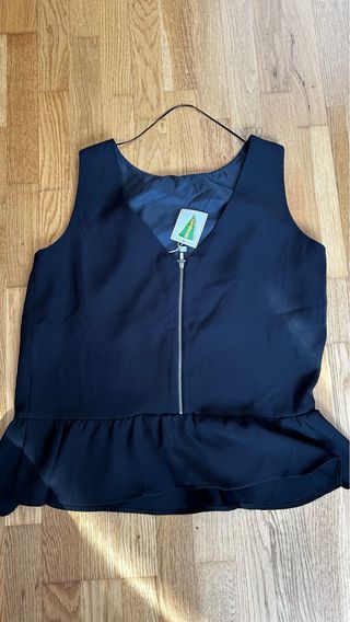 Blusa negra sin mangas