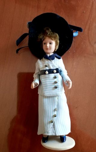 4 Muñecas porcelana vintage