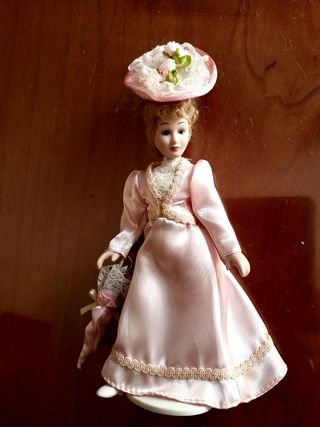 4 Muñecas porcelana vintage