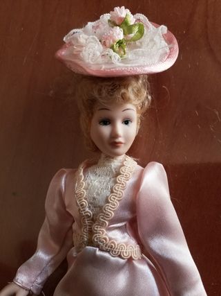 4 Muñecas porcelana vintage