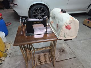 Máquina coser Wertheim antigua
