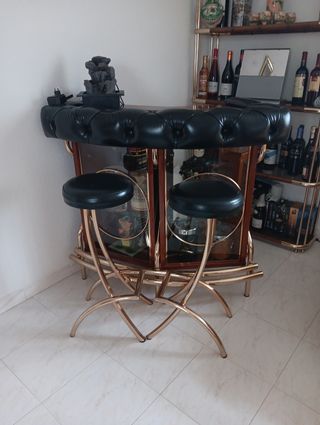 Barra bar de madera y cuero