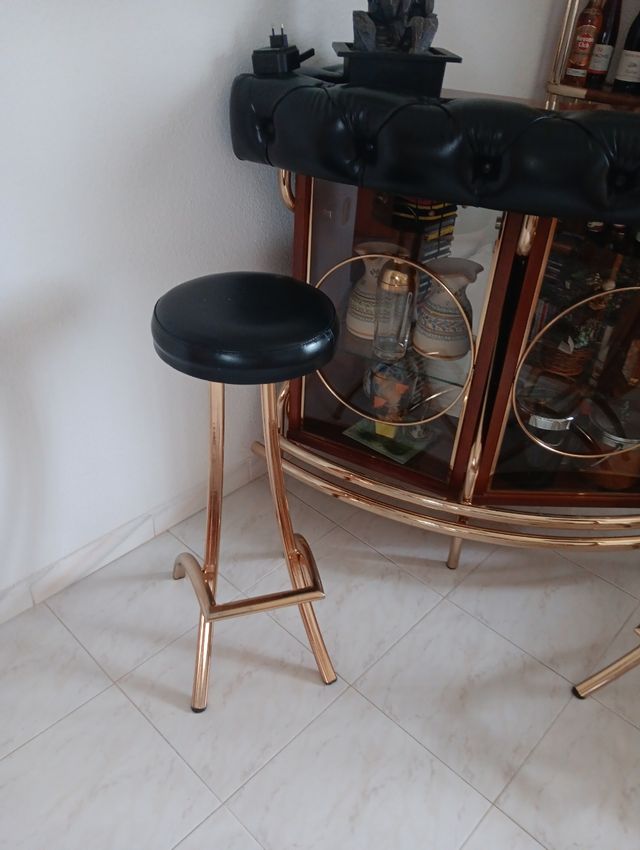 Barra bar de madera y cuero