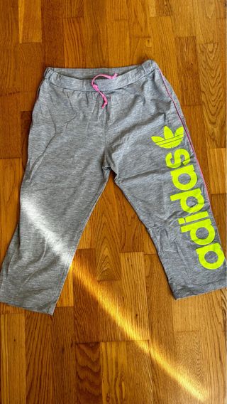 Adidas - Pantalones cortos grises