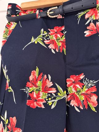 Pantalón vestir estampado flores