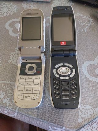Móviles Nokia y Sharp - Piezas