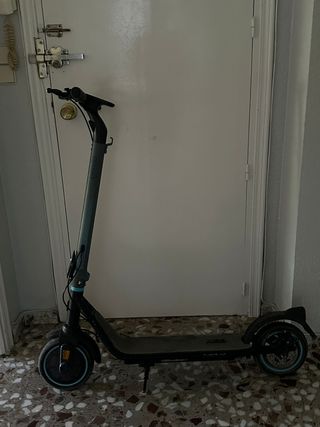 Patinete eléctrico Cecotec D20
Con cargador
