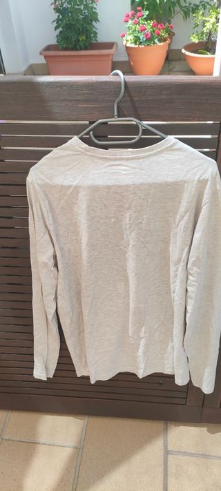 Camiseta Primark manga larga beige