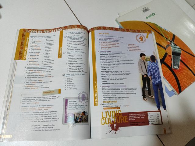 LIVING ENGLISH 1 BACH SB ED.14 Burlington Books