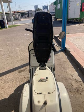 Vespa P200E intermitentes clásica