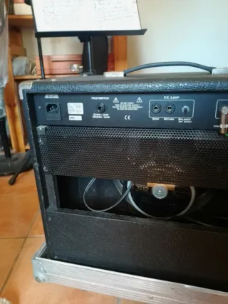 Amplificador Engl + Flay case y pedal de expresión