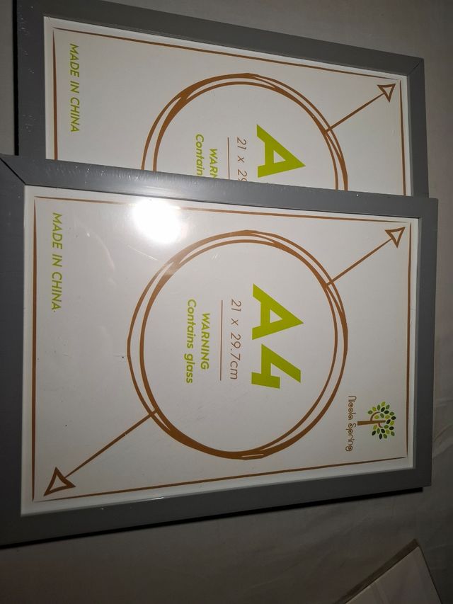 Marcos A4 (21x29,7cm) Gris - Nicola Spring