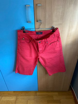 Bermuda roja - Pantalón corto