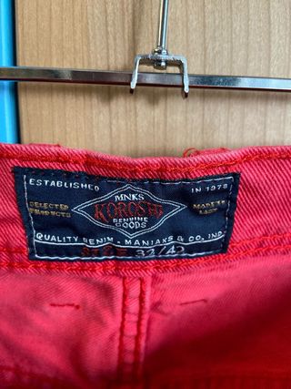 Bermuda roja - Pantalón corto