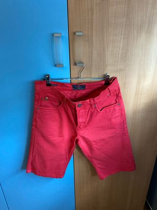 Bermuda roja - Pantalón corto