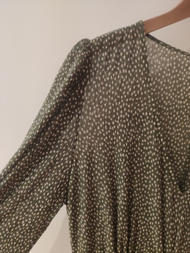 Vestido verde oliva estampado