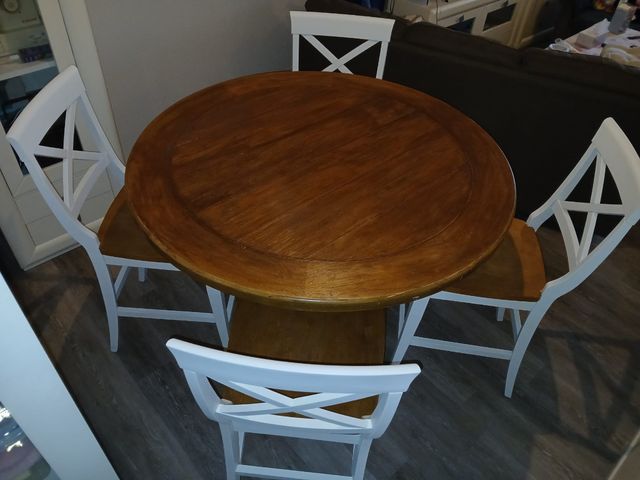 Mesa redonda madera + 4 sillas