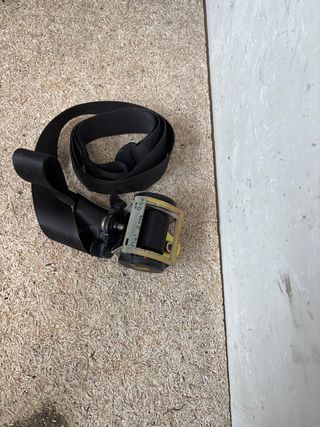 Cinturón seguridad delantero izq. R50